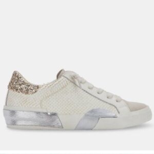 Women’s DOLCE VITA Zina sneakers- size 9